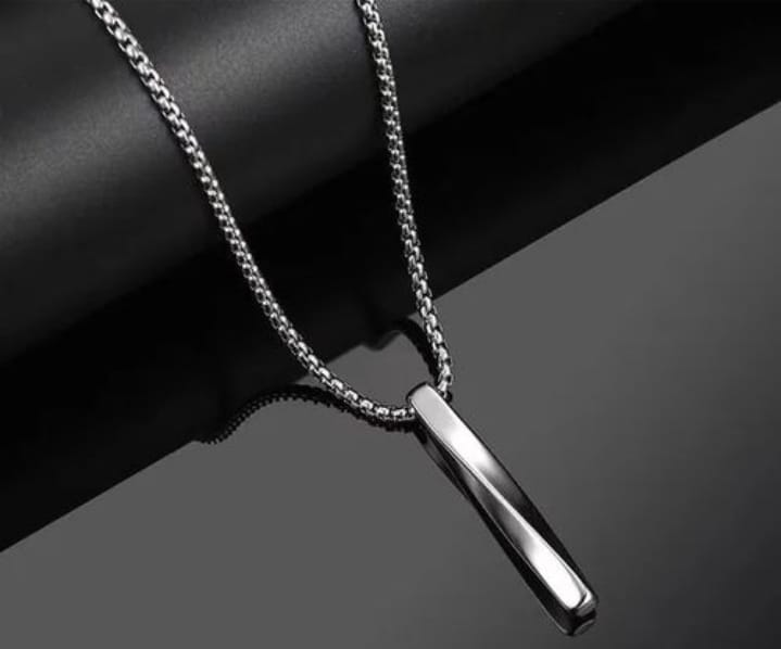 Collier torsadé à pendentif géométrique - Du Chic Chez Vous